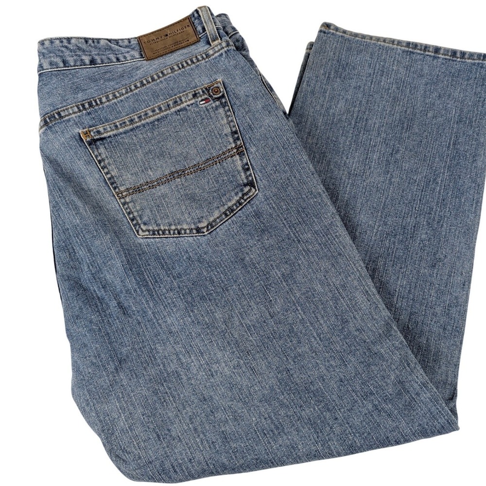 Tommy Hilfiger Mens 42x30 Straight Leg Jeans Medium Wash Blue Denim Cotton VTG‎
